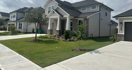 Spacious 3-bedroom house in delightful Cypress with WiFi, AC