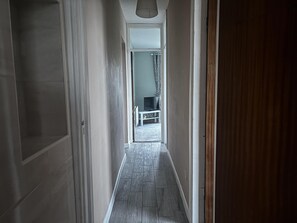 Interior - 1Bed Apt Sleeps 2 - Near Fishing Lough, Parking (Butlers Bridge)