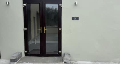 Private Small Detached Room with Bathroom