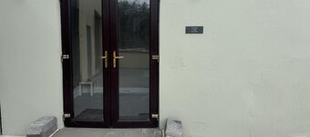 Private Small Detached Room with Bathroom