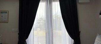Private Detached Small Bedroom and Bathroom Only