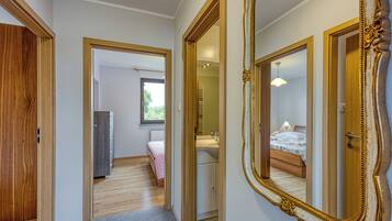 2 camere, ferro/asse da stiro, Wi-Fi gratuito, lenzuola