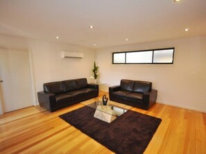 Télévision à écran plat