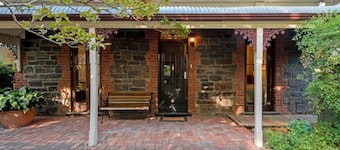 Cozy Bluestone House in Norwood – Perfect for Families and Their Pets