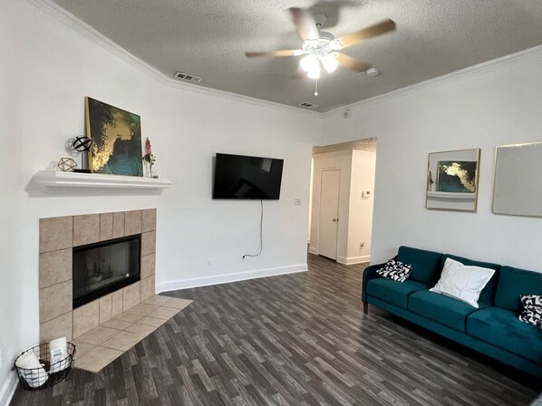 Living area - Spacious Home in the Heart of Bishop Arts Dallas (Dallas)