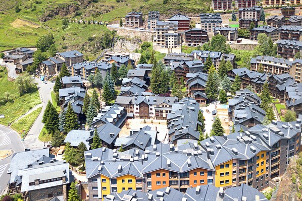 Exterior - El Tarter Mountain Ski Vacation Rental, El Tarter, Andorra (El Tarter)