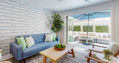 Beautiful Condo walking distance to Downtown Disney with outdoor living space