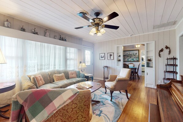 Télévision, chaîne hi-fi