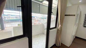 Luxury Apartment, Kitchenette, City View | City view