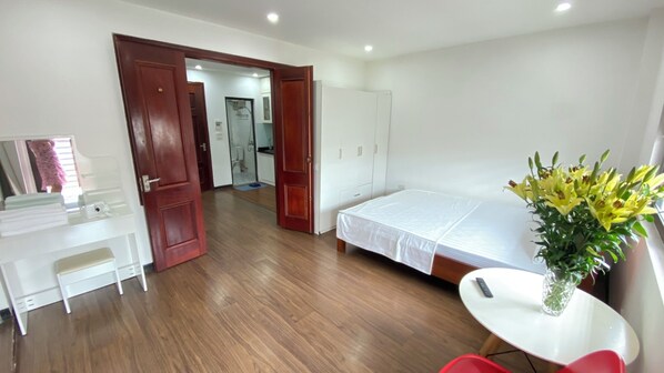 Appartement luxueux, cuisinette, vue sur la ville | Minibar, accès au Wi-Fi (inclus)