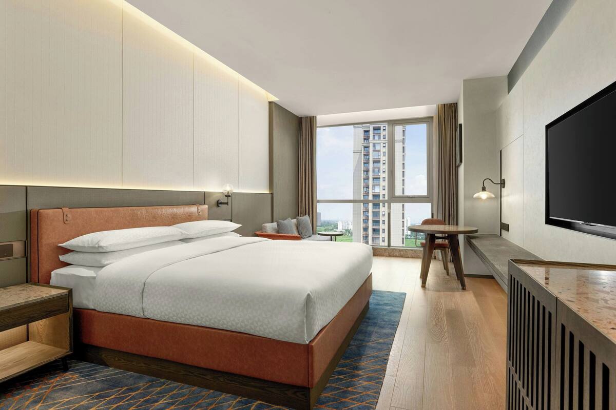 In-room safe, soundproofing