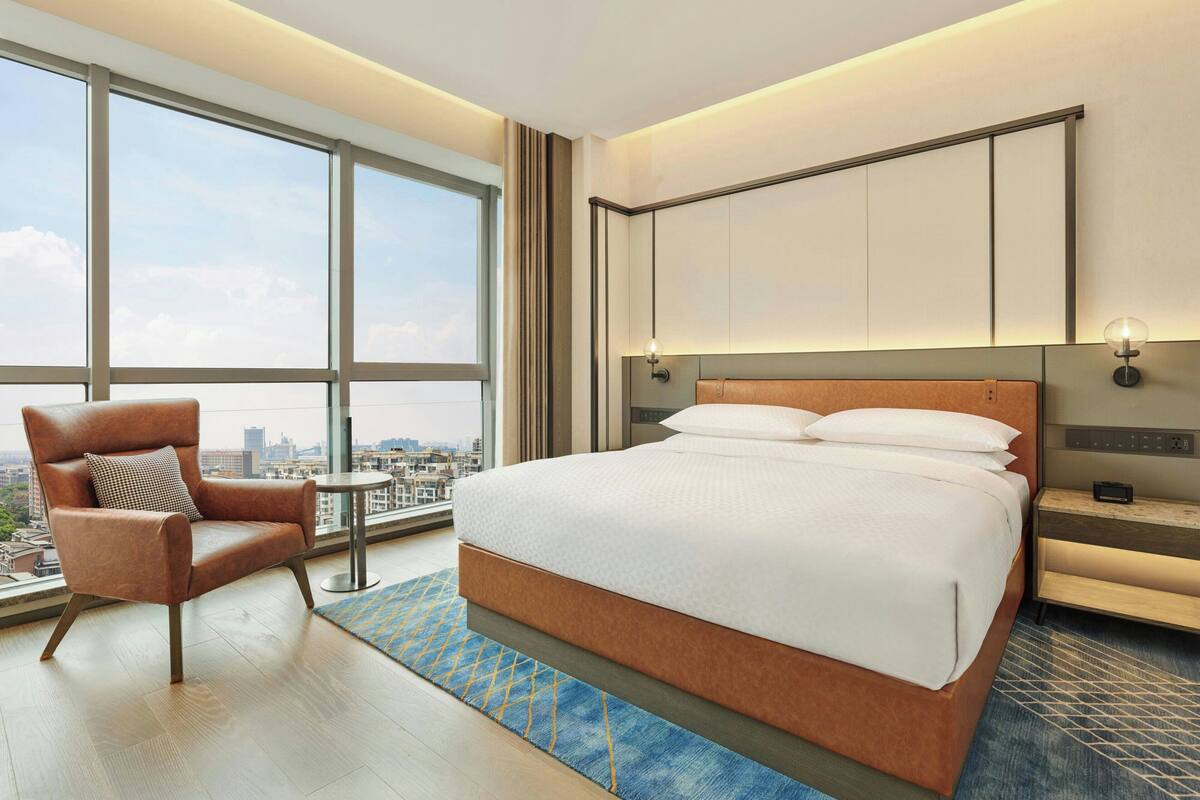 In-room safe, soundproofing