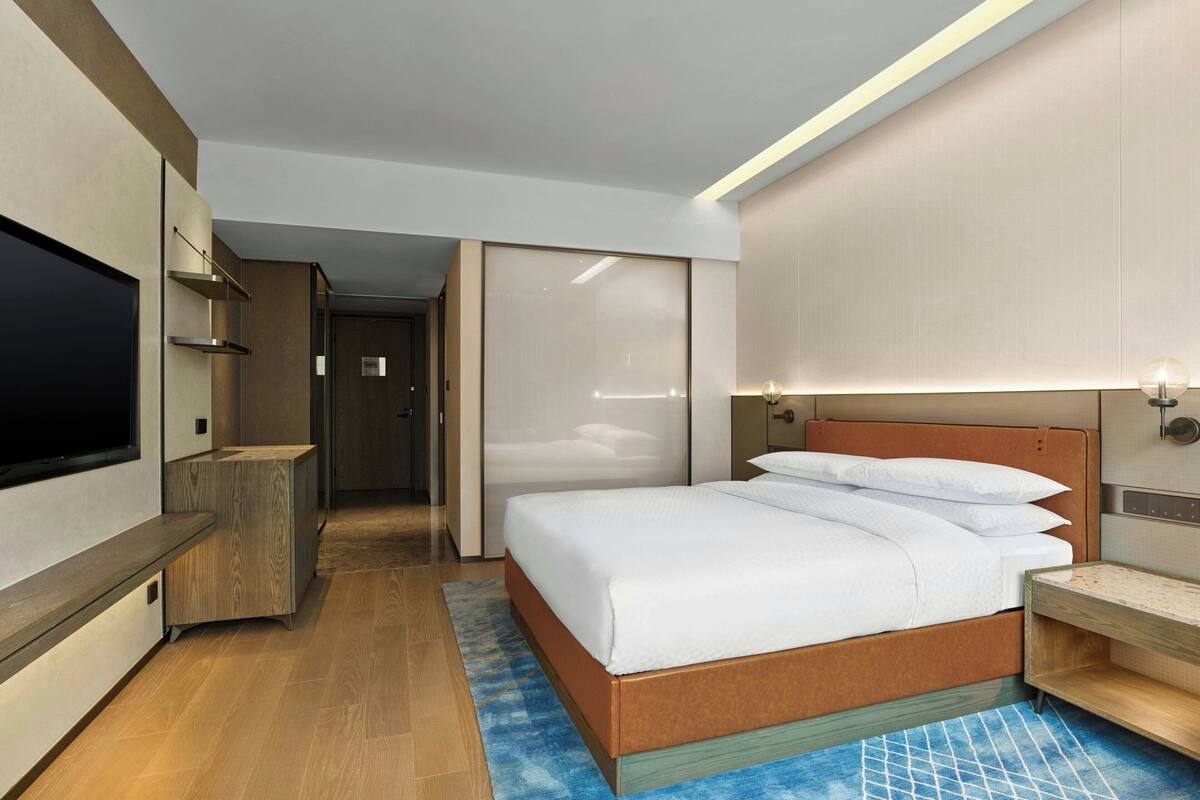 In-room safe, soundproofing