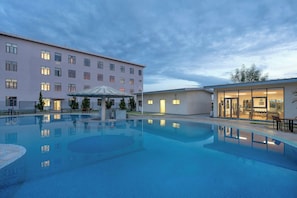 Outdoor pool - Protea Hotel by Marriott Lusaka International Airport (Lusaka)