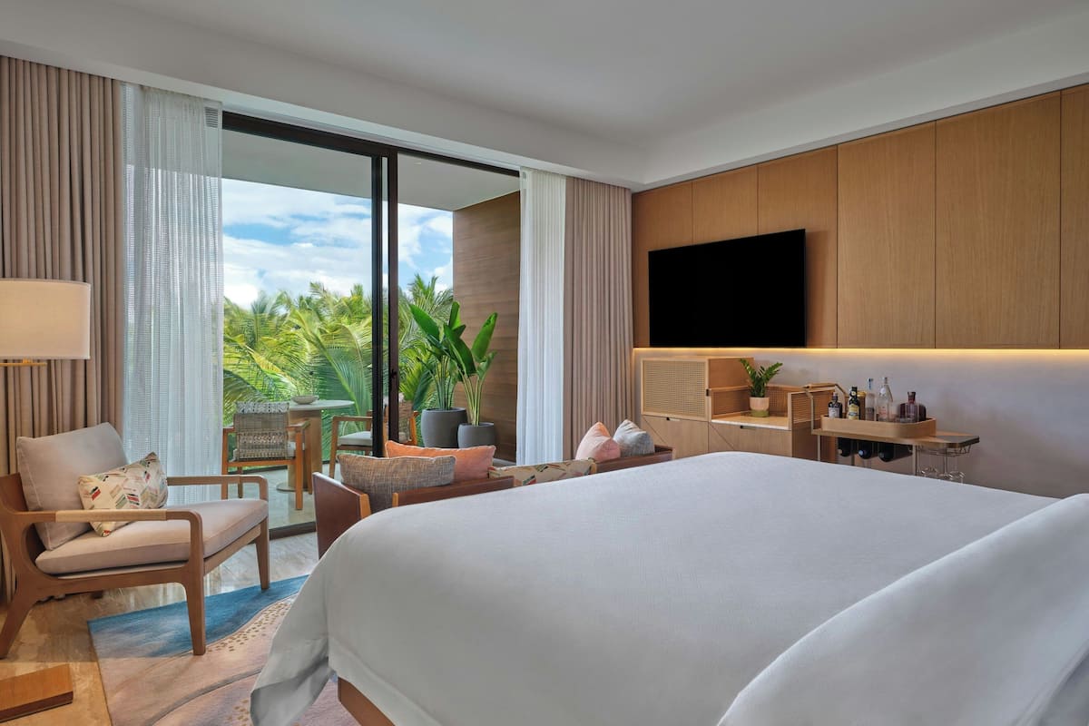 1 bedroom, Frette Italian sheets, premium bedding, minibar