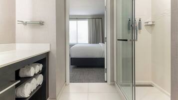 Desk, iron/ironing board, free WiFi, bed sheets