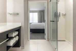 Desk, iron/ironing board, free WiFi, bed sheets - Residence Inn by Marriott Novato Sonoma (Novato)