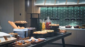 Daily buffet breakfast for a fee - Four Points by Sheraton Xuancheng, Jingxian (Xuancheng)