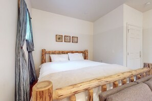 Internet, bed sheets