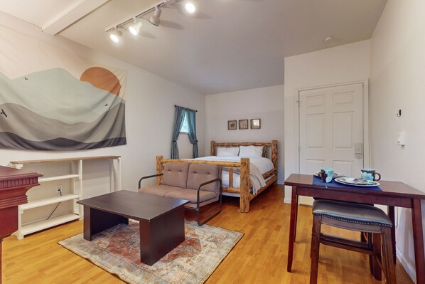 Internet, bed sheets