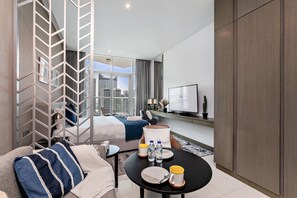Premium Studio, Canal View - Modern Studio at DAMAC Maison Prive (Dubai)