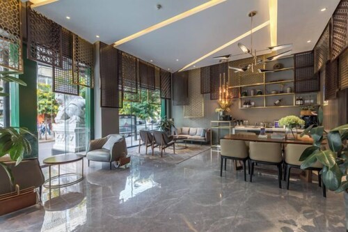 Jiqing Hotel (Kunming Green Lake)