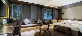 Jiqing Hotel (Kunming Green Lake)