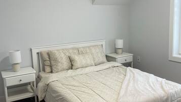 3 bedrooms, iron/ironing board, free WiFi, bed sheets