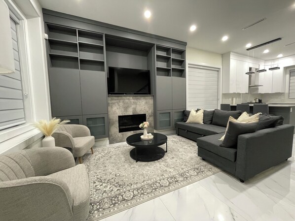 Smart TV, fireplace - Duplex in Vancouver (Vancouver)