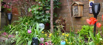 Stylish 2BR with Private GARDEN & FREE PARKING
