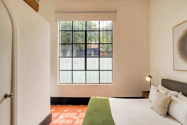 1 habitación, tabla de planchar con plancha, wifi y ropa de cama 