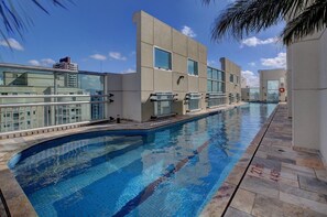 Outdoor pool - LFlats Hotel Oscar Freire Hosp. Clínicas (São Paulo)