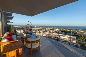Property grounds - Vista Del Arco | Cabo Luxury Penthouse Condo (Cabo San Lucas)