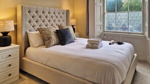 2 bedrooms, iron/ironing board, WiFi, bed sheets - Stunning Period Apartment in Ballsbridge (Dublin 4)