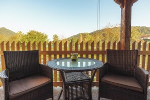 Outdoor dining - Glorija Riverside Retreat Near Olimje (kozje)