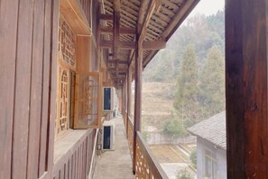 Unclassified image, 5 of 25, button - Tianzishan Inn (Zhangjiajie)