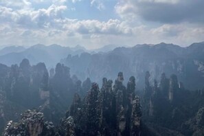 View from property - Tianzishan Inn (Zhangjiajie)