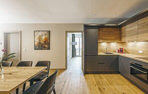 Kühlschrank, Herdplatte, Geschirrspüler