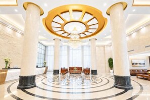 Lobby - Donglan Dongsheng International Grand Hotel (Wei Baqun Memorial Hall Cultural Square) (Donglan)