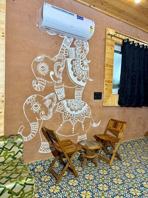 Villa Room | Ameublement personnalisé, draps fournis