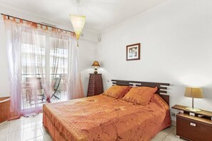 1 quarto, ferros/tábuas de passar roupa, Wi-Fi, roupa de cama