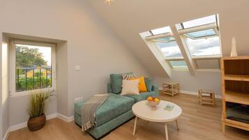 Een smart-tv en een open haard