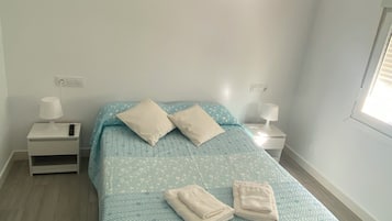 1 bedroom, iron/ironing board, travel cot, WiFi