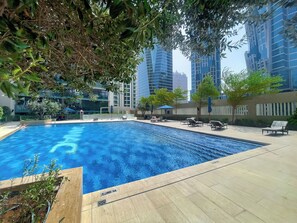 Outdoor pool - Stylish 1BR at DAMAC Merano Tower (Dubai)