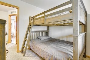 3 habitaciones, escritorio, wifi y ropa de cama 
