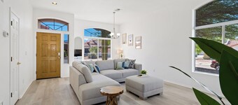 Catalina Pool-side Hideaway 4 Bed 3 Bath