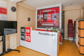 Reception - Hotel O Tower Mahakam serviced apartment Riverview Jababeka (Cikarang)