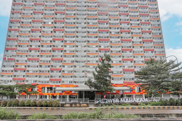 Exterior - Hotel O Tower Mahakam serviced apartment Riverview Jababeka (Cikarang)