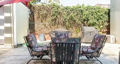 Cozy 1-Bedroom in a Modern Victorian Oakland Home
