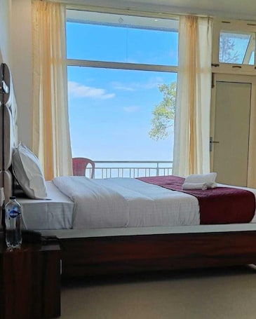 Deluxe Room | Free WiFi